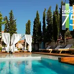 Cadde 75 Luxury - فندق