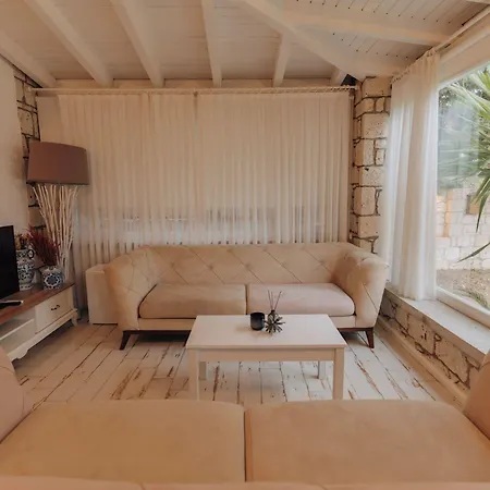 Cadde 75 Luxury - 4* Alaçatı